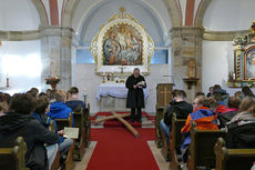 Ökumenischer Jugendkreuzweg in Naumburg (Foto: Karl-Franz Thiede)